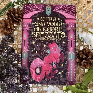 ISO: Loonari Pendragon Shop's Once Upon a Broken Heart Book (Italian edition)